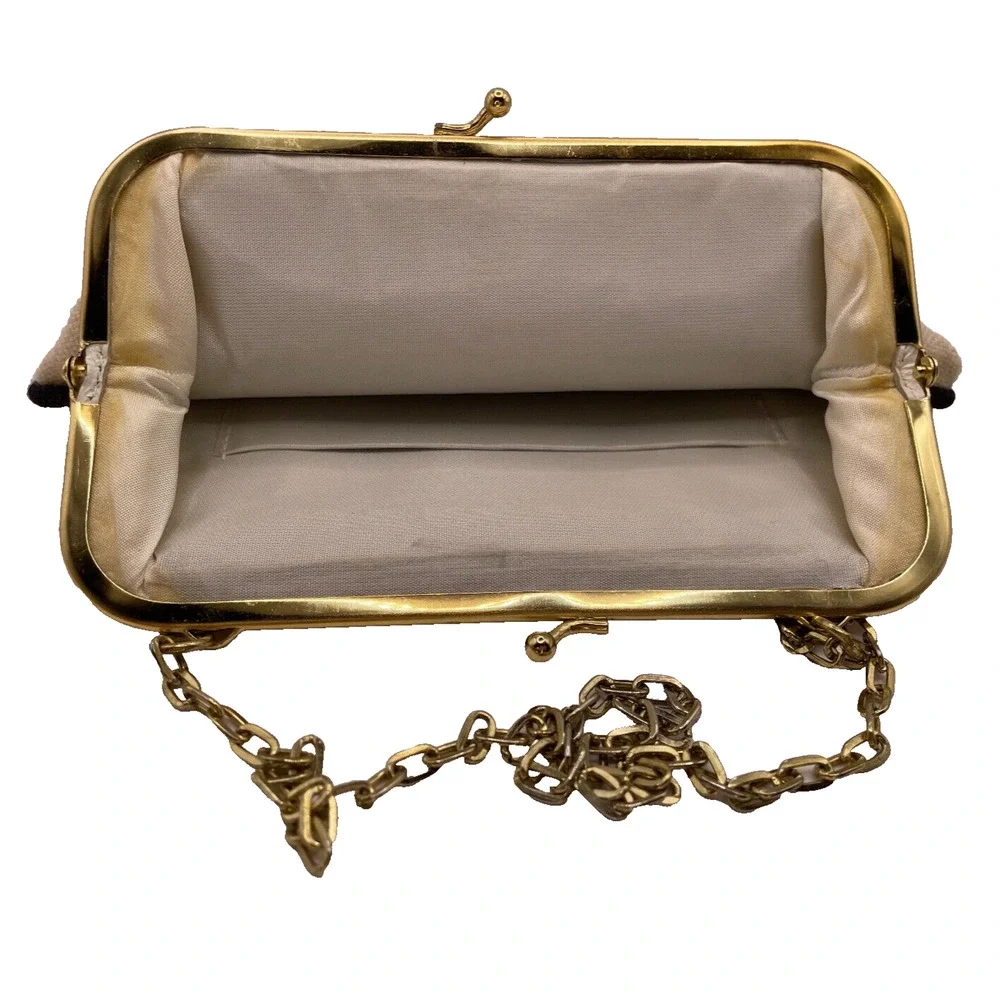 Vintage Needlepoint Purse 1980s w/Gold Kisslock Latch & Chain Pre-owned